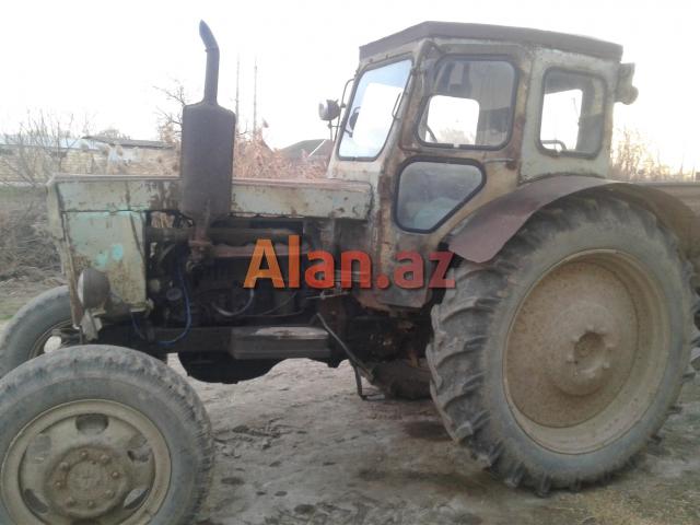 traktor T42