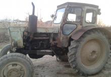 traktor T42