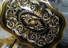 Qızılı 2 rengde şirniyyat yaxud tort qabi.