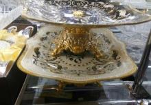 Qızılı 2 rengde şirniyyat yaxud tort qabi.