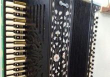 Zakaz qarmon satilir