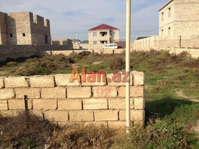 Hövsan qəsəbəsində 4.08 sot. Torpaq sahəsi satılır.