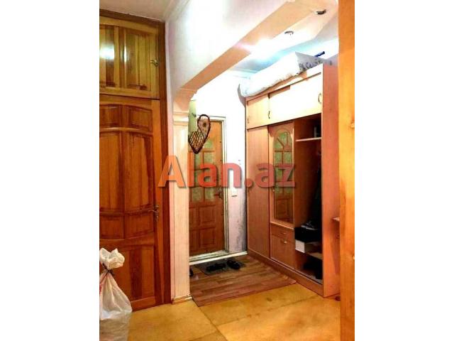 H.Aslanov m. Meqastore supermarketin yanında 72м²  3-otaqlı yaxşı təmirli mənzil