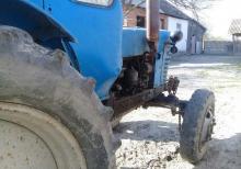 Traktor mtz 52  üstündə kotan mala və kasılka verilir