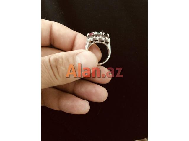 Qadin ucun gumus uzuk