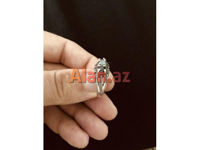 Qadin ucun gumus uzuk