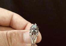 Qadin ucun gumus uzuk