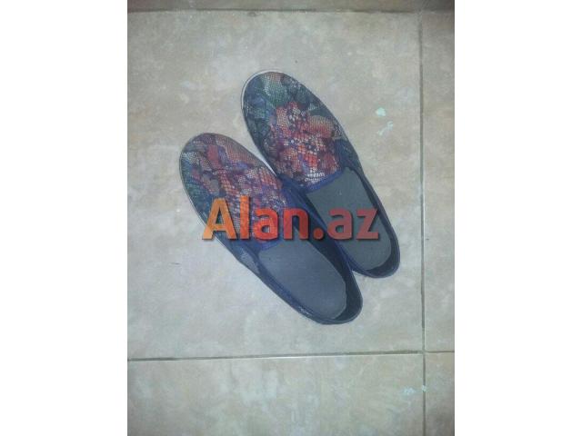 Makasin ayaqqabi.