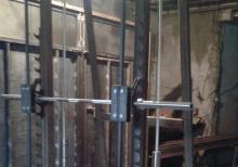 Demir sexine qaynaqci teleb olunur