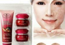 Qirislara ve lekelere qarsi ilbiz ekstraktli 3 lü krem.