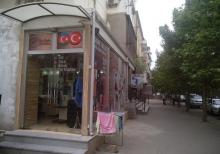 Salona usta komekcisi teleb olunur