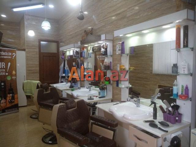 Salona usta komekcisi teleb olunur