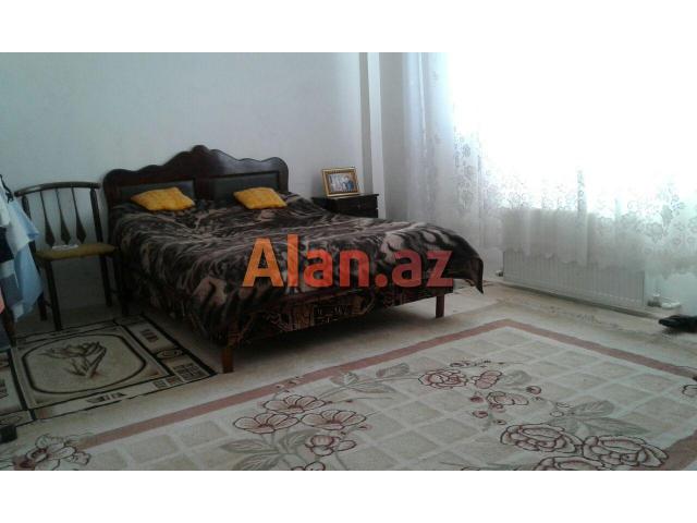 Sabuncu  rayonu Bakıxanov qesebesi, Badukube  şadlıq sarayııynan yaxinliqinda