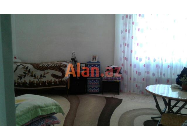 Sabuncu  rayonu Bakıxanov qesebesi, Badukube  şadlıq sarayııynan yaxinliqinda