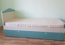 Embawood gənc çarpayısı .