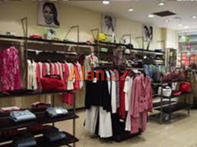 Genclik Mall, 28 Mall, Park Bulvar, Metro parkda yerlesen geyim magazasina satici axtarilir