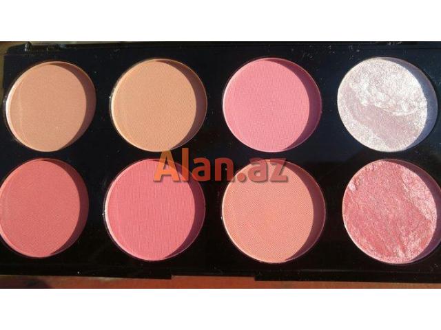Makeup Revolution London Sugar and spice Ultra Blush and Higlight palette.