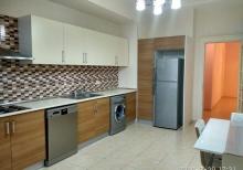 Yasamal rayonu, “ Statistika komitəsi ilə ” uzbəuz Azercell ustundə 175kv.m. mənzil