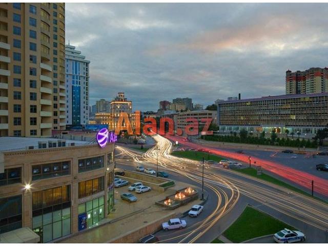 Yasamal rayonu, “ Statistika komitəsi ilə ” uzbəuz Azercell ustundə 175kv.m. mənzil