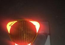 Miqalka gunes enerjisi ile zaryatka yigir ve gece isiq sacir .