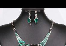 yaşıl rəngli qaşlı dəst