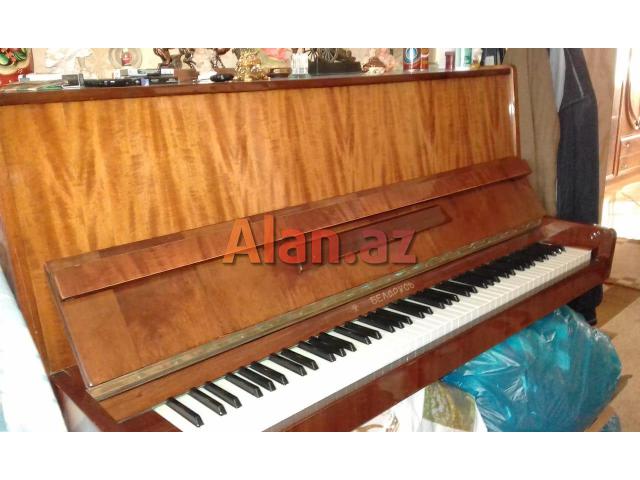 Pianino Belarus satilir