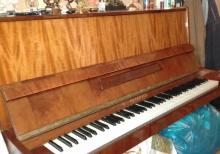 Pianino Belarus satilir