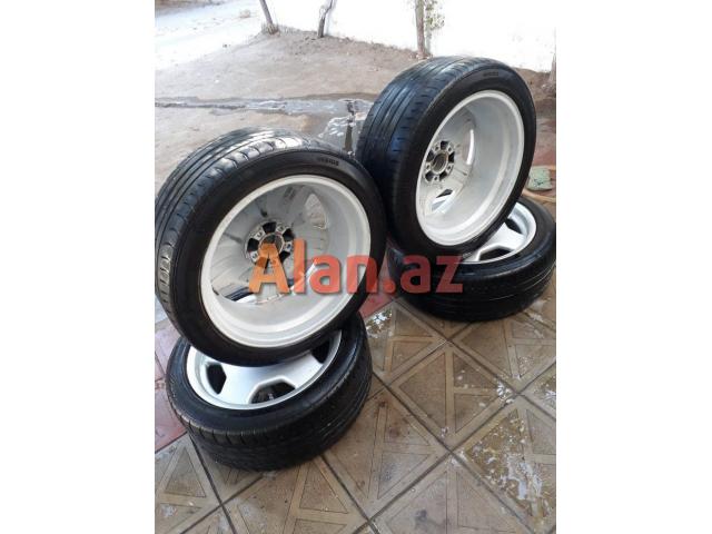 AMG -mono blok ( qazan) disklər.  Qabaq təkərlər 225-45-18 Arxalar 235-45-18