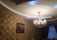 YENI YASAMAL “BAZAR STORE” marketin üstü 80 м² 2 otaqlı SUPER təmirli mənzil satilir.