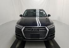Audi Q7 lüks avtomobil