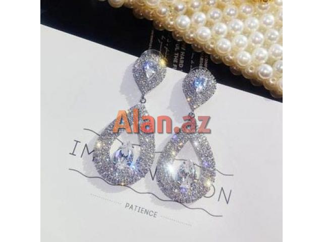 Brilliant pariltili debli ve gozel sirgalar