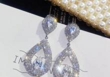 Brilliant pariltili debli ve gozel sirgalar