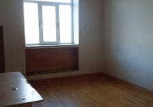 Azadliq pr. Koroqlu parkinin yani, Monolit bina.