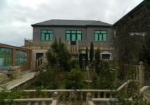 Savalanda 12 sotun icinde alti qaraj ustde 2 otaq 120м² həyət evi