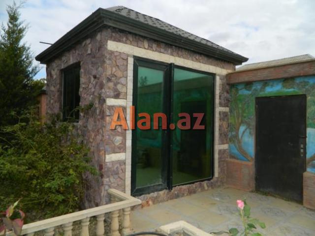 Savalanda 12 sotun icinde alti qaraj ustde 2 otaq 120м² həyət evi