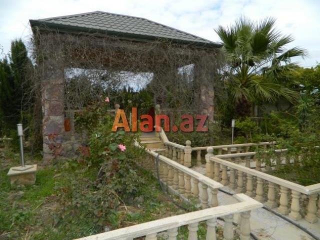 Savalanda 12 sotun icinde alti qaraj ustde 2 otaq 120м² həyət evi