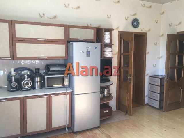 Bineqedi ray. Zengezur restorani yani.