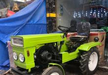 Mini traktor 