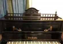 Antik piano