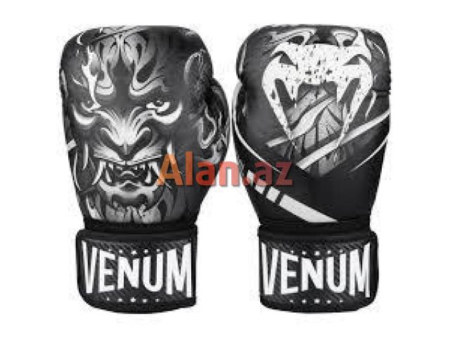 Venum Боксерские перчатки Venum Devil - Белый/Черный