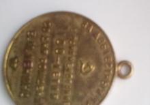 Leylinne 100 iliyine verilen medal