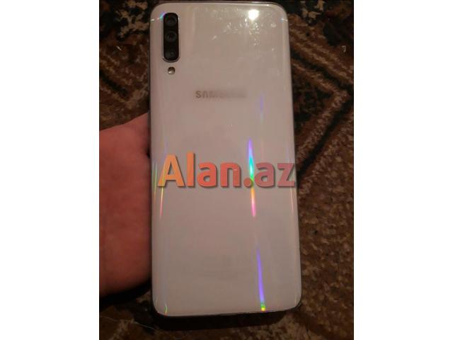 Samsung A70