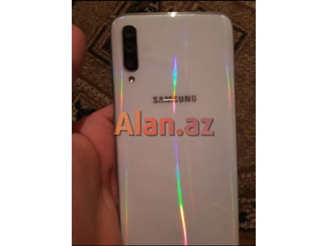 Samsung A70