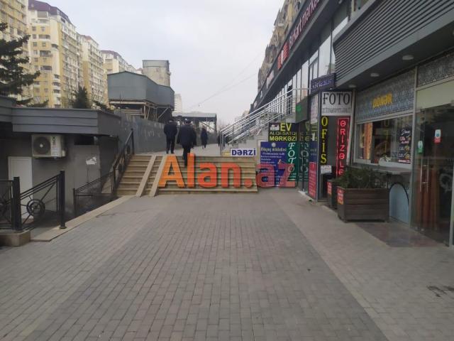 Hezi Aslanov Metrosunun Cixisi