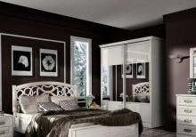 Tiffany yataq dəsti