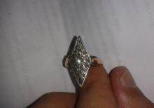 Antik qedimi 150 ilden cox yashi olan qizil uzuk