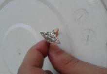 Antik qedimi 150 ilden cox yashi olan qizil uzuk