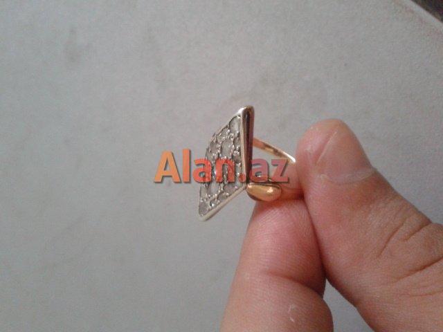 Antik qedimi 150 ilden cox yashi olan qizil uzuk