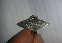 Antik qedimi 150 ilden cox yashi olan qizil uzuk