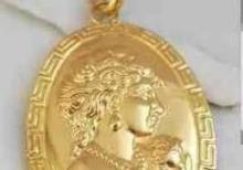 Qadınlar üçün qızıl əşyalar